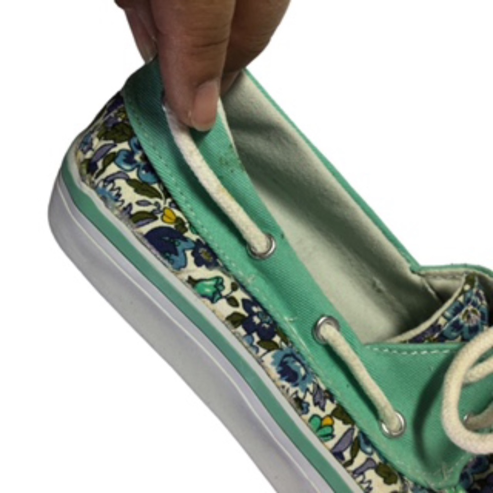 NWOT Austin Trading Co Floral Pattern Sneakers Size 6 - Picture 3 of 6